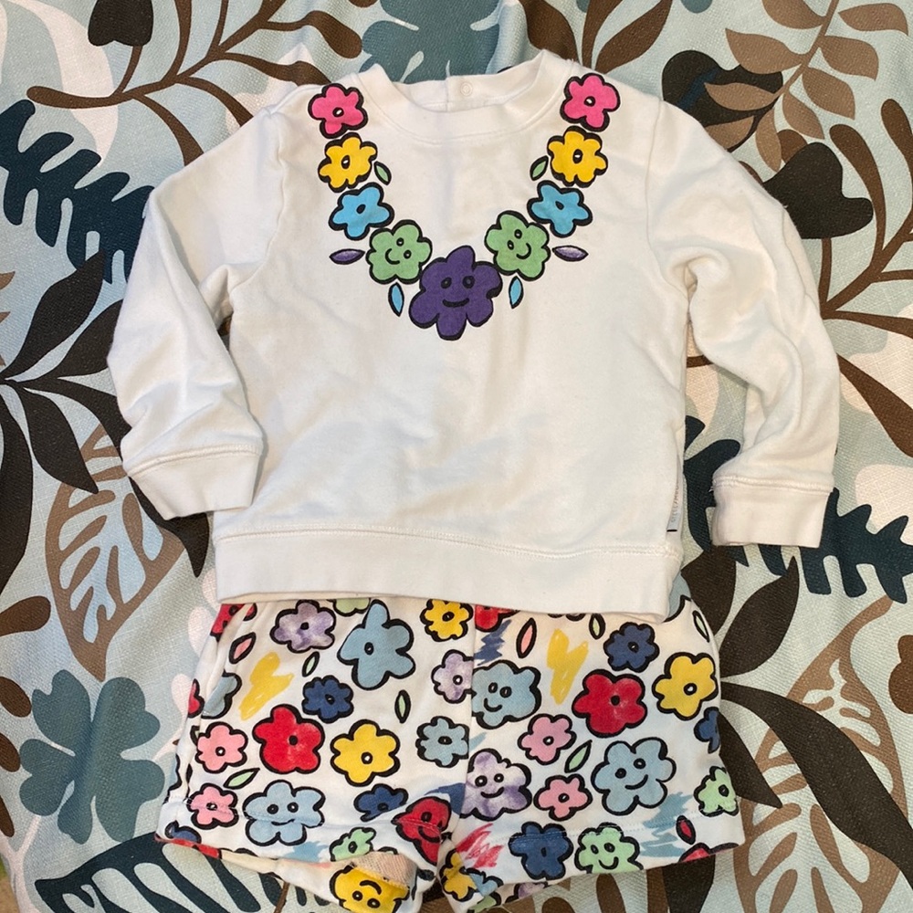 Stella McCartney kid set runs small fit 24 months